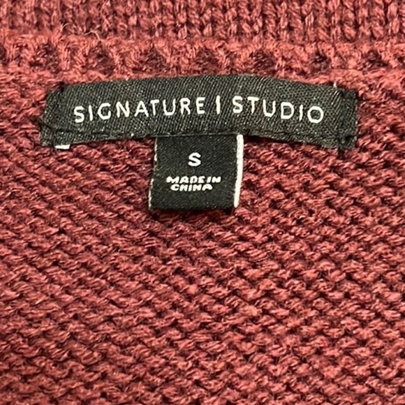 Signature Studio Wine Faux Fur Vest. Size Small. - Picture 2 of 7